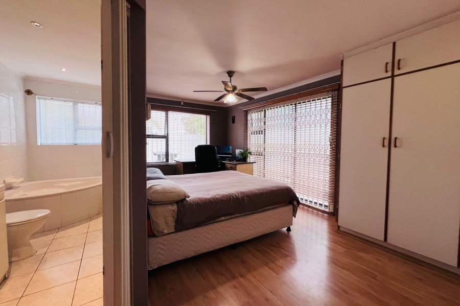 To Let 4 Bedroom Property for Rent in Parow Golf Course Western Cape